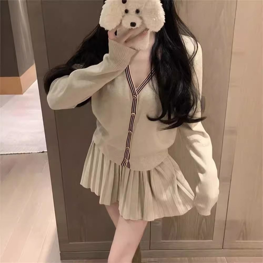 Contrast-edge knitted cardigan dress set 11 01