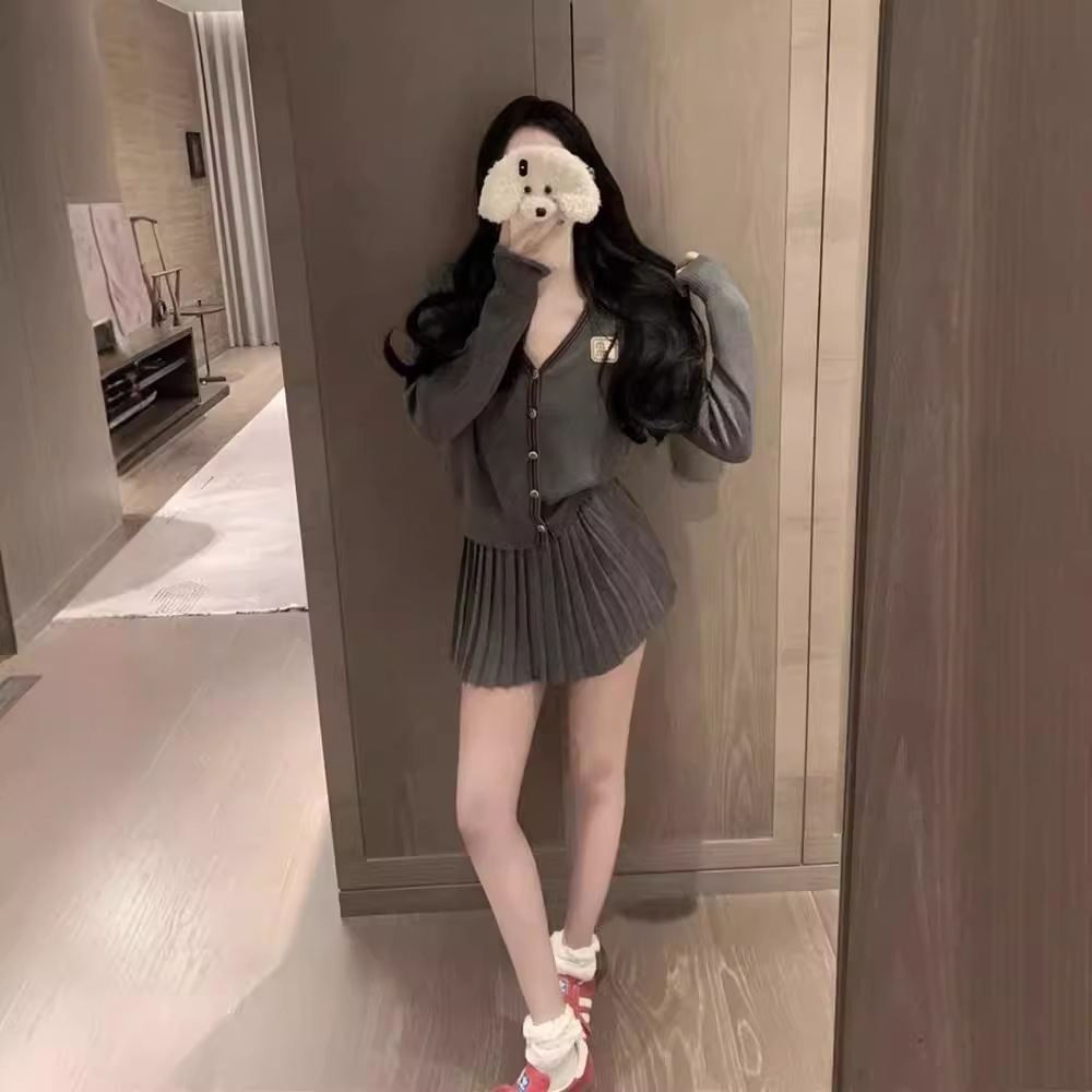  Contrast-edge knitted cardigan dress set 46 01