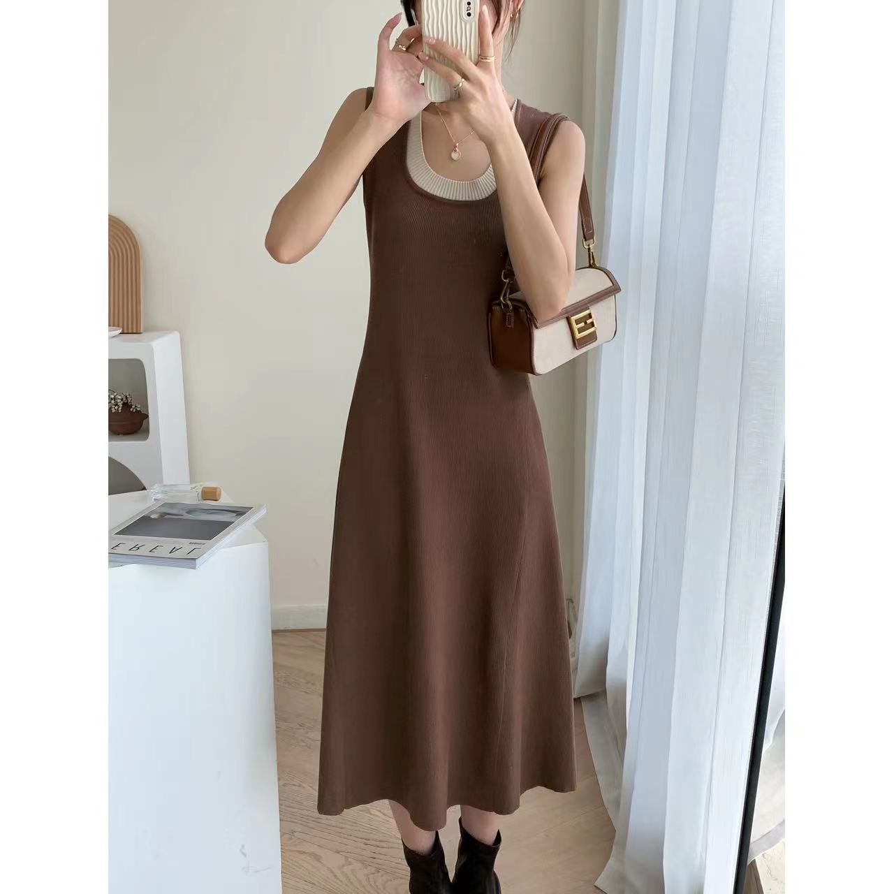 Contrast color crew neck knitted suspender dress 45 01