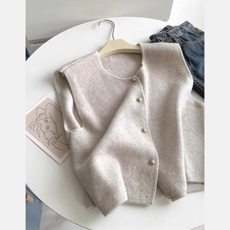 Single-breasted round-neck slim knitted vest 30