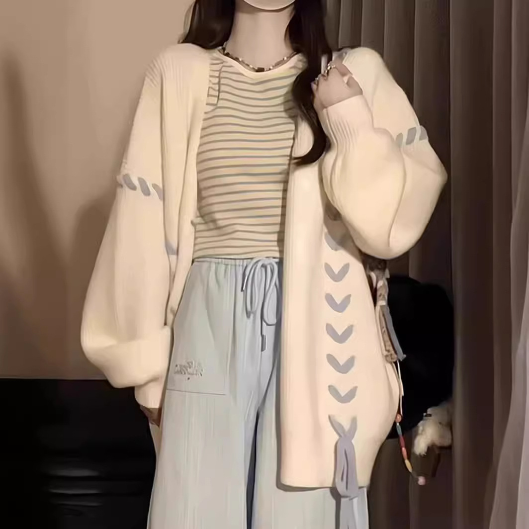 New sweet and cool design heart button knitted sweater 54 02